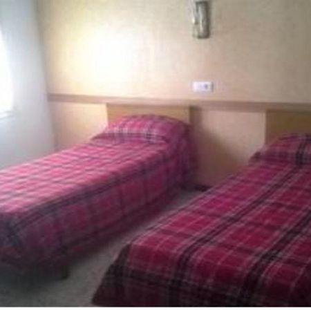 Neptuno Hostal Lloret de Mar Esterno foto