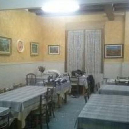 Neptuno Hostal Lloret de Mar Esterno foto
