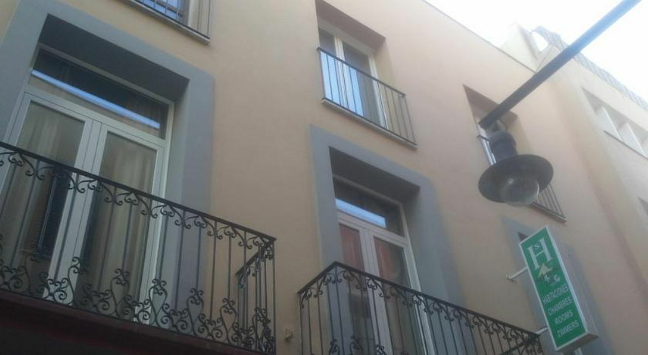 Neptuno Hostal Lloret de Mar Esterno foto